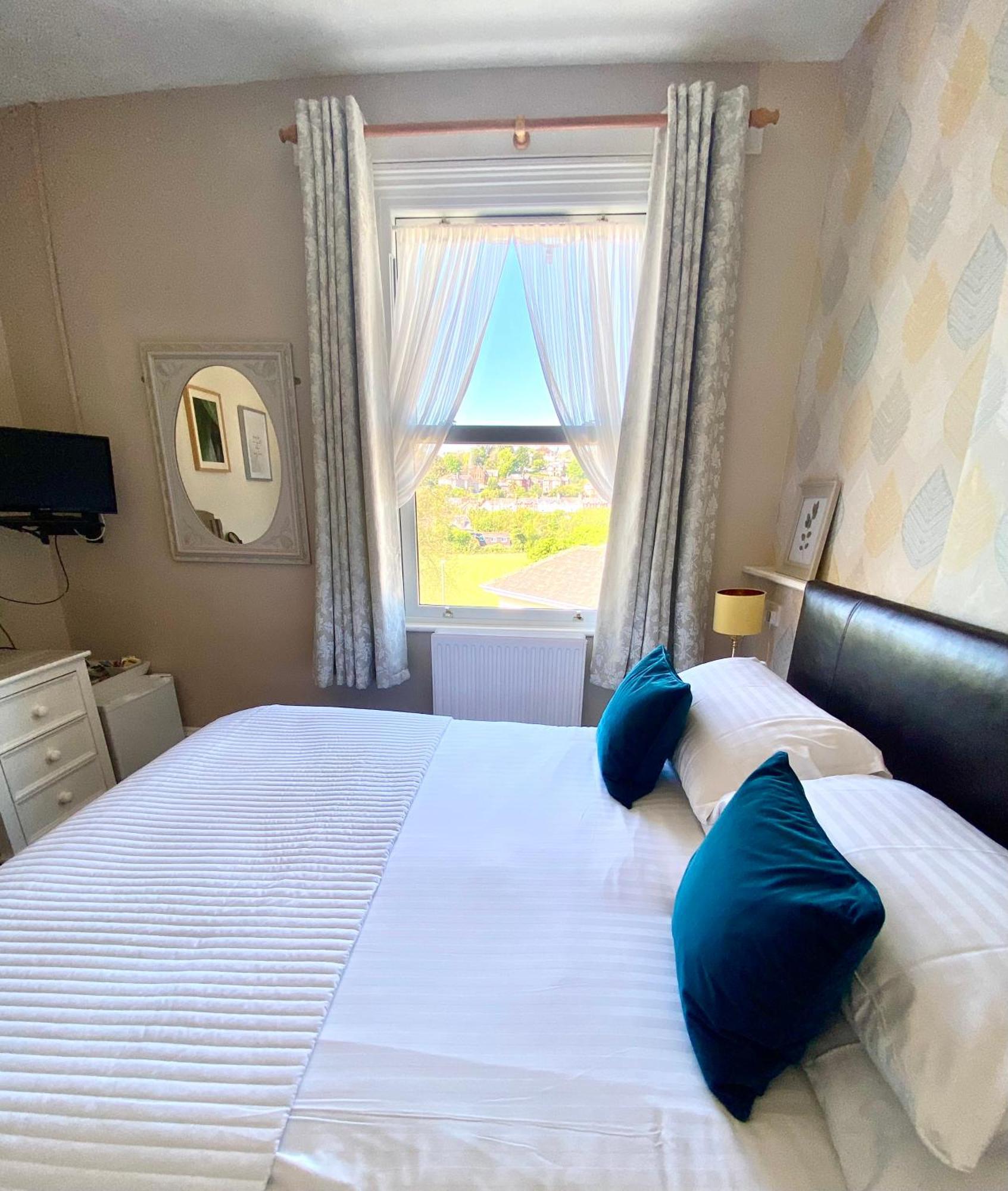 Buckingham 4* Torquay